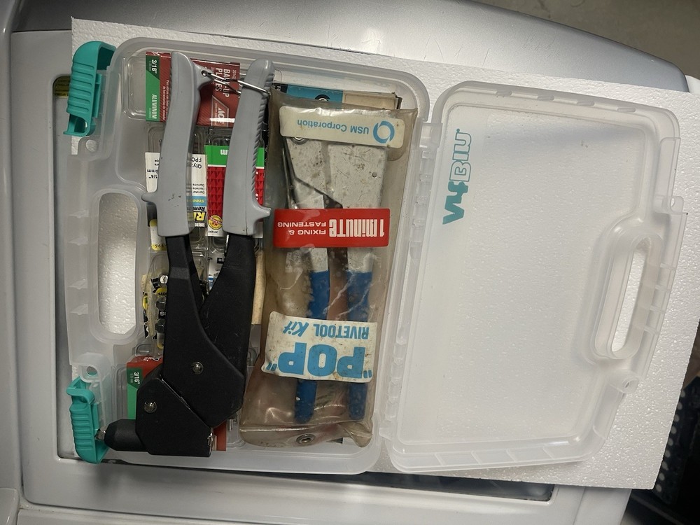 Surebonder 8700 Rivet & Pop Rivet Tools & Multiple Different Rivet Sizes In Case