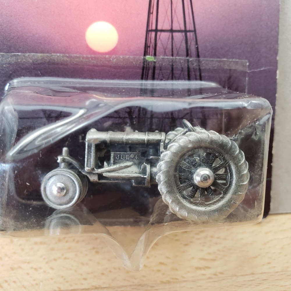 Scale Models Fordson Tractor Pewter 1:64