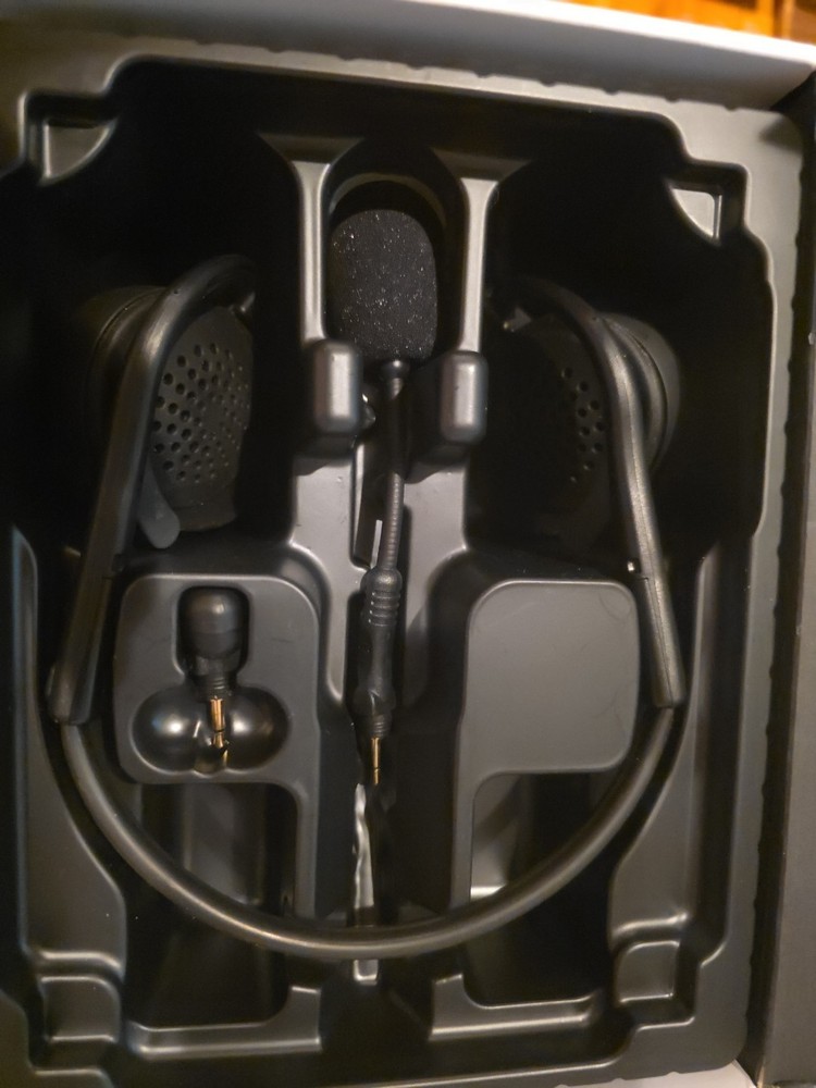 SENA SPH10 Handsfree Bluetooth Stereo Headset & Intercom. Missing USB Power Cabl