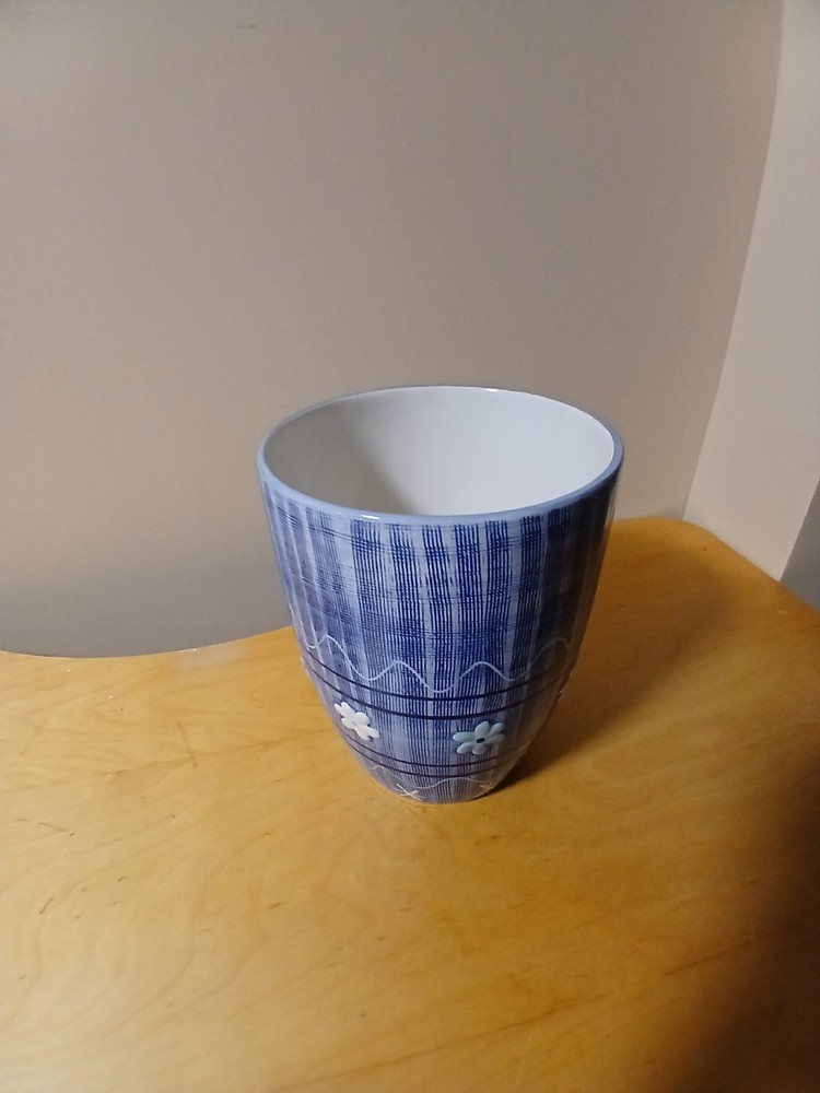 Blue White Ceramic Decorative Planter Floral Plaid Pattern Glossy