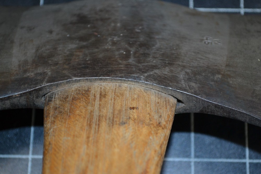 KELLEY-HOW-THOMSON CO. - OLD TIMER - 3 1/2# - DOUBLE BIT AXE