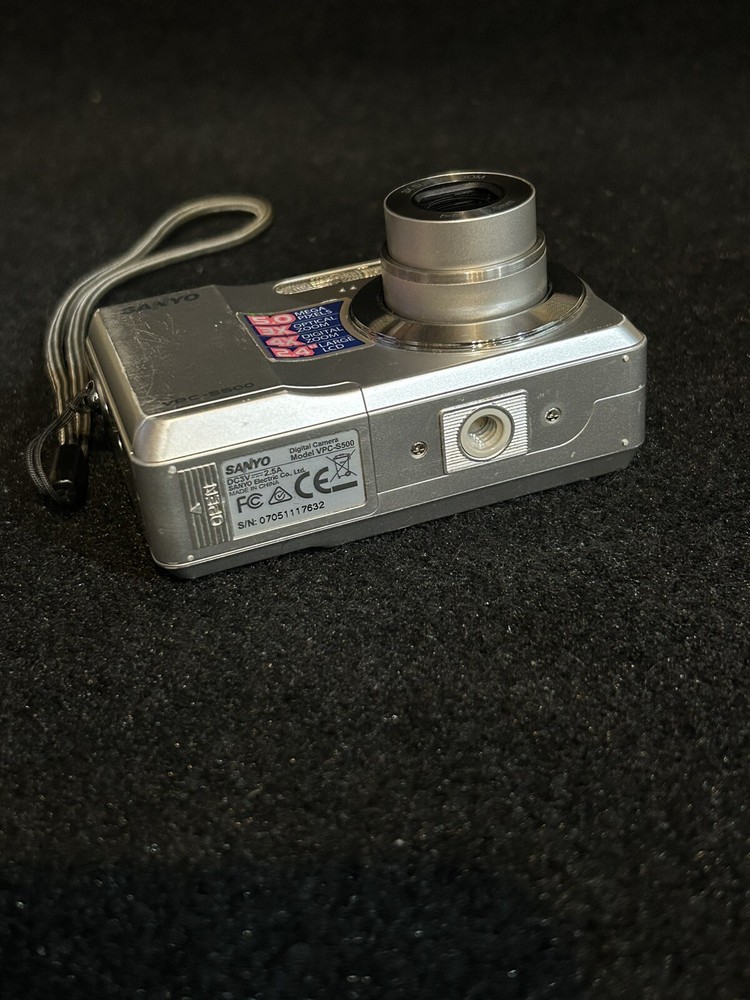 Sanyo VPC-S500 Digital Camera 5MP Tested B8