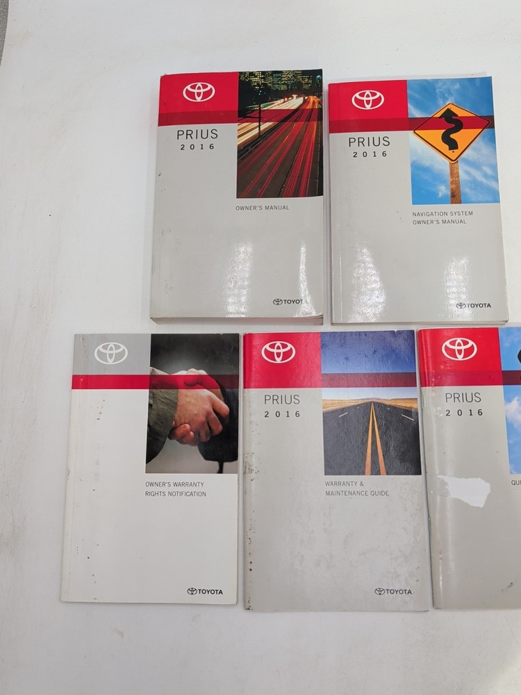 2016 Toyota Prius Owner's Manual Set With Navigation System