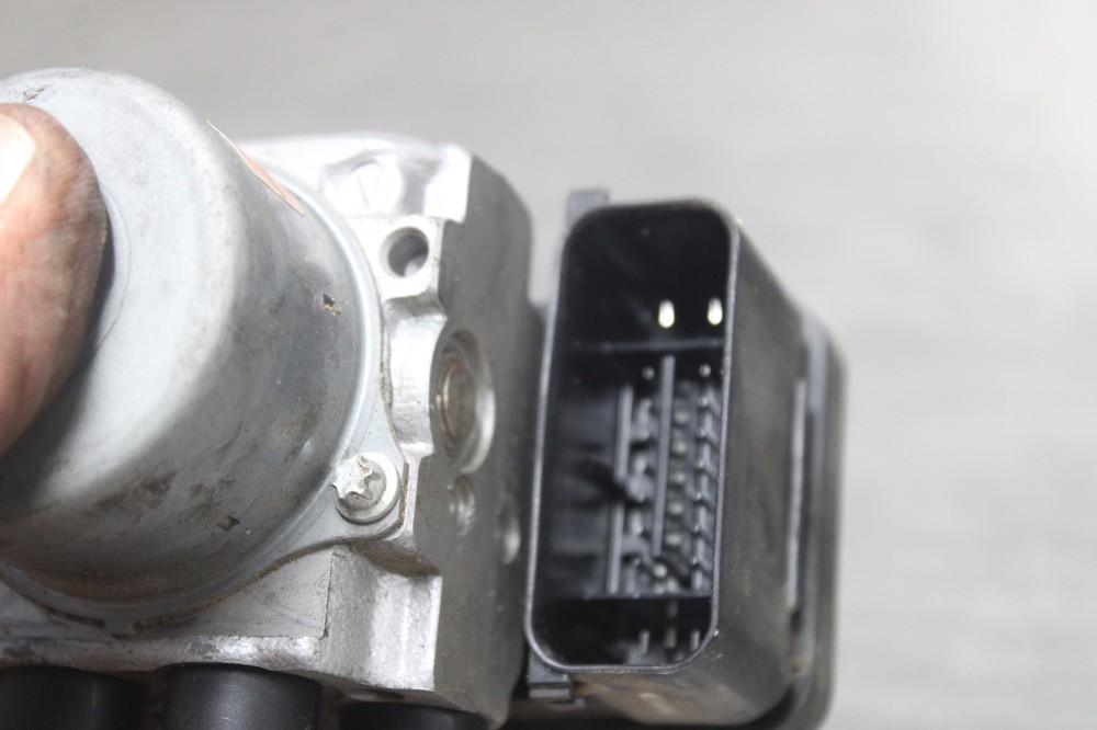 18-23 KAWASAKI NINJA 400 ABS PUMP UNIT MODULE
