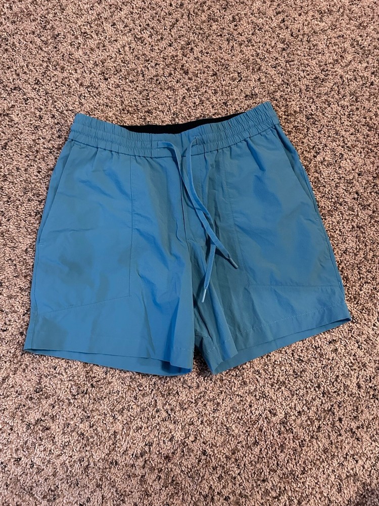 Lululemon   Unlined Short 6" Blue Size Medium Barley Use