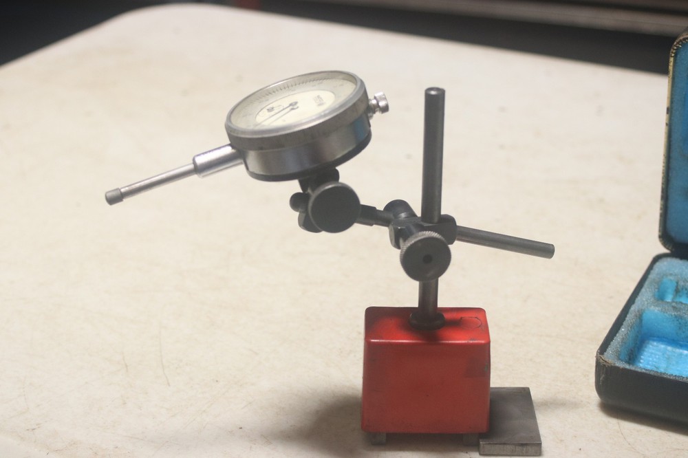 Matco Tools 0-1 Inch.001 Dial Indicator with Magnetic base