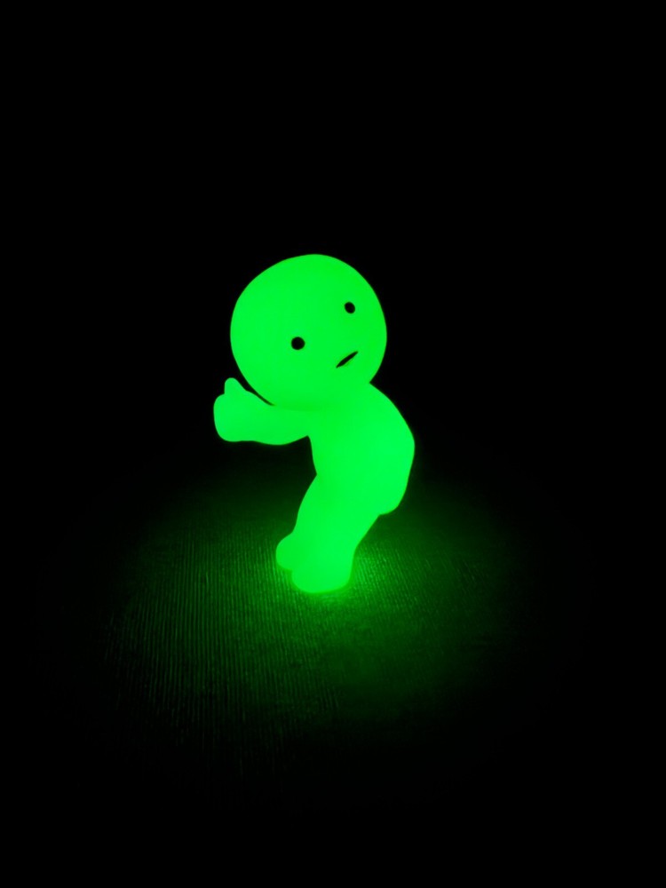 Genuine Smiski @ Work Series Smiski Approving Figure