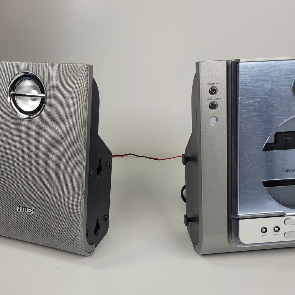 Philips MCM240/37 Home Audio System Micro System Tested Door Works!