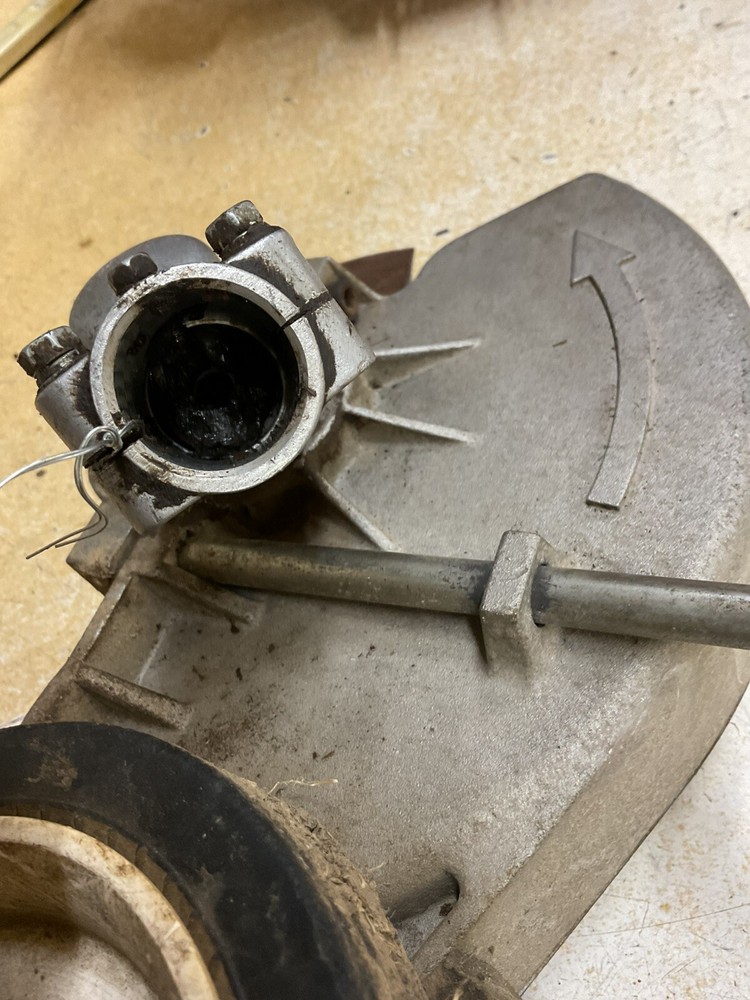 Honda HHE31C EDGER Attachment Head ONLY USED
