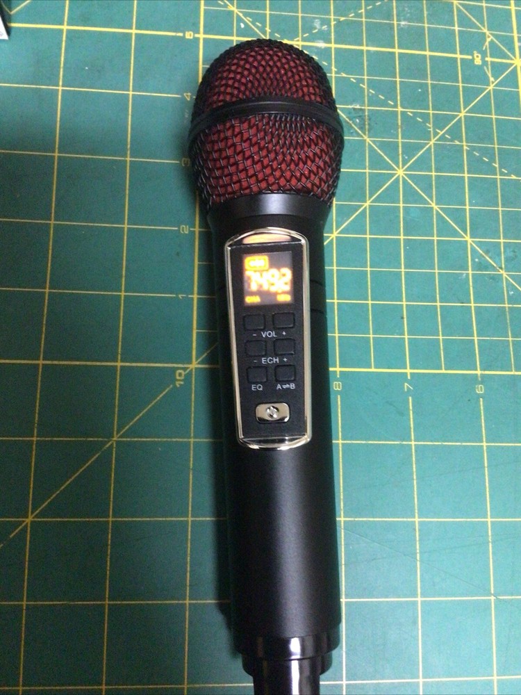 Bigasuo UHF Wireless Microphone No Charger!!