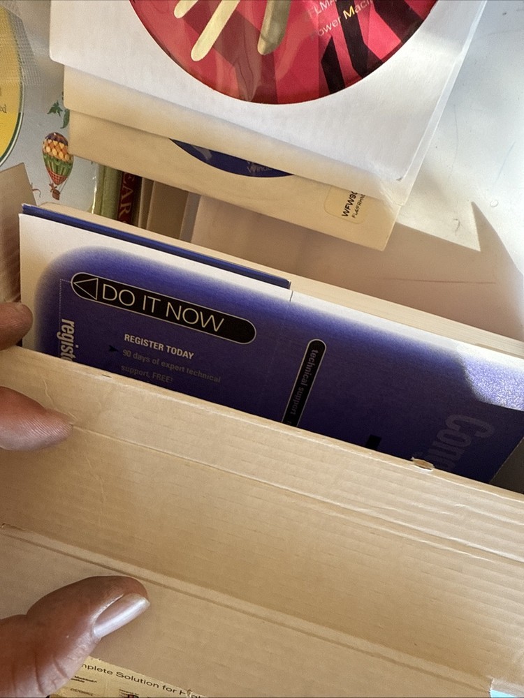 Macromedia Flash 5 Freehand 10 Studio