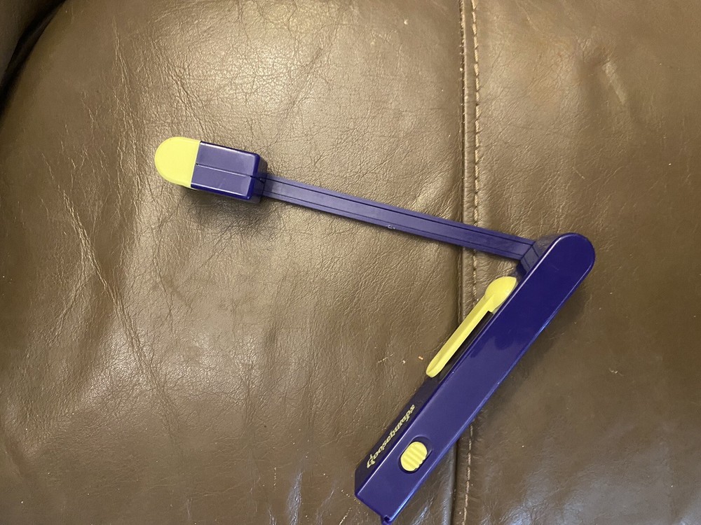 Goosebumps Folding Reading Light with Bulb - NOT TESTED