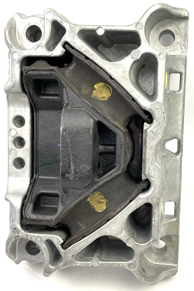 FREIGHTLINER Engine Mount FRAME MOUNTED rear isolator U-30922-301