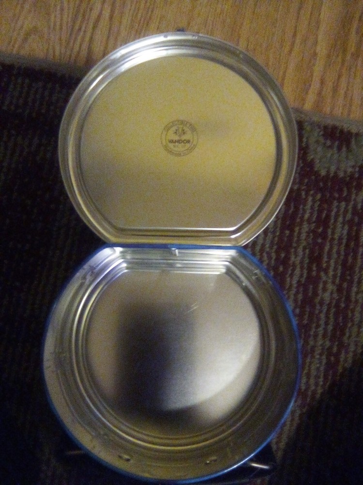 Grateful Dead Skeleton Tin Drum Lunch case 2000 Excellent Condition