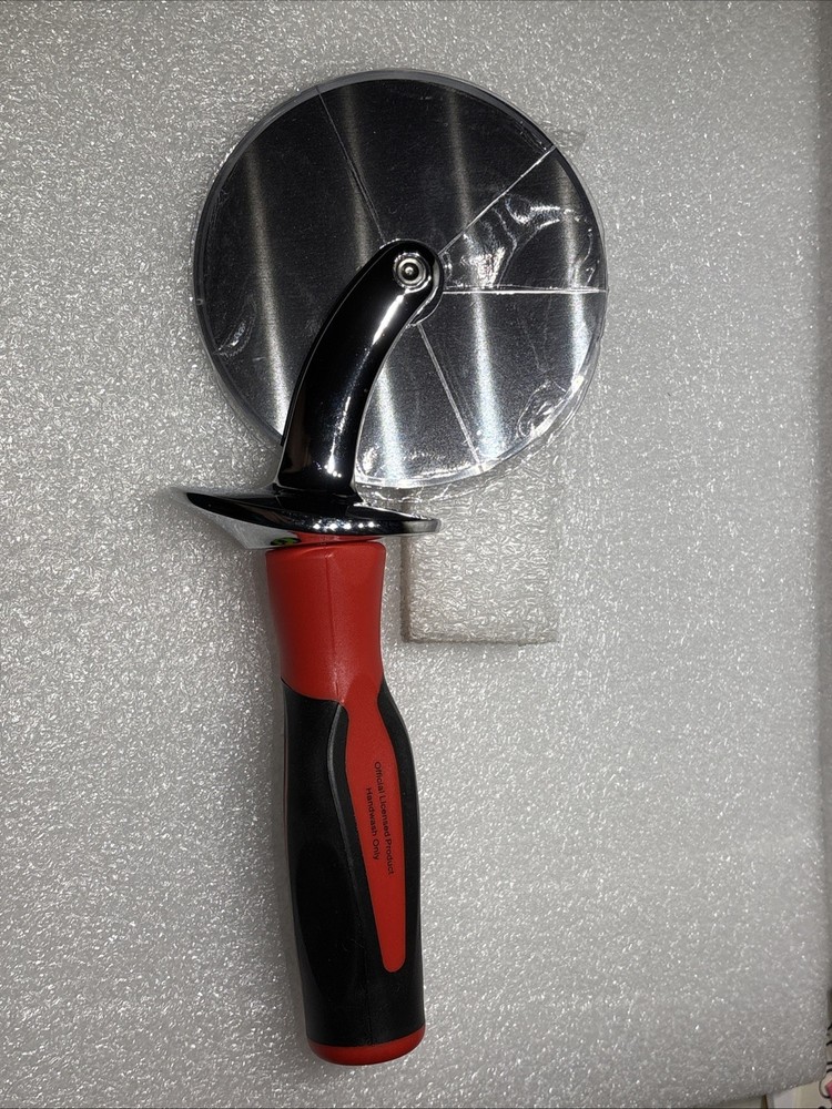New Snap-on Tools Instinct Handle Inspired Pizza Cutter