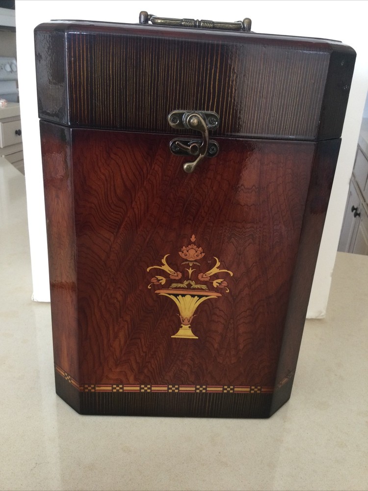 Vintage Wine Box Carrier.  Holds Two Bottles.