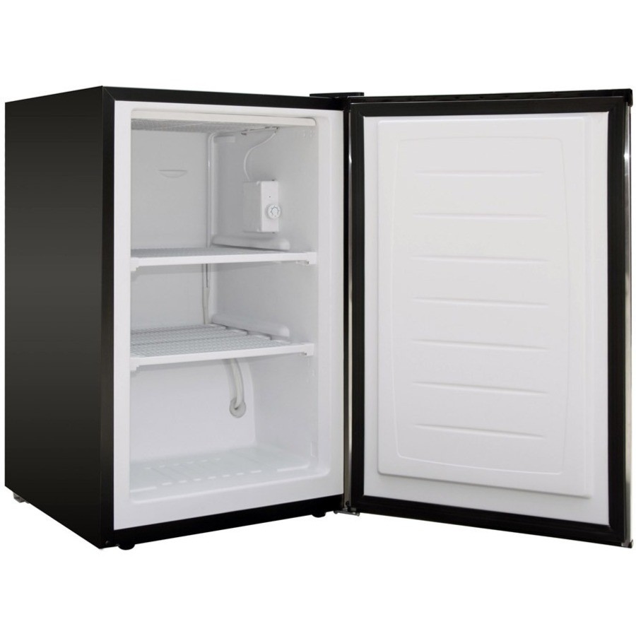 Magic Chef 3.0 cu. ft. Upright Freezer (mcuf3s2)