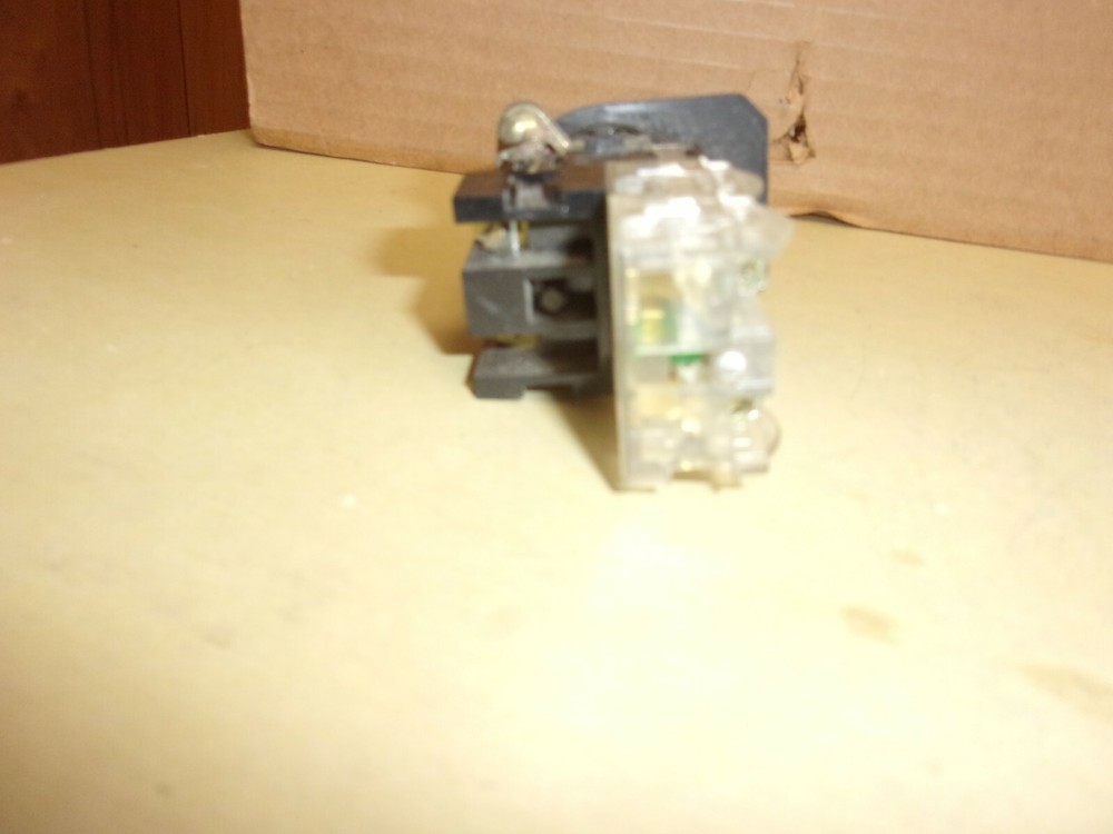 Red 2 Position Selector Switch M6650R406 , used