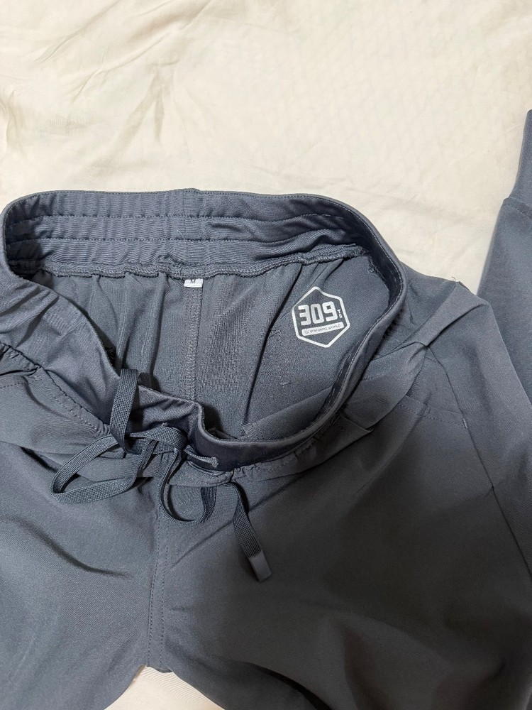 Uniforms World Women’s Scrub Set Dark Grey Size medium