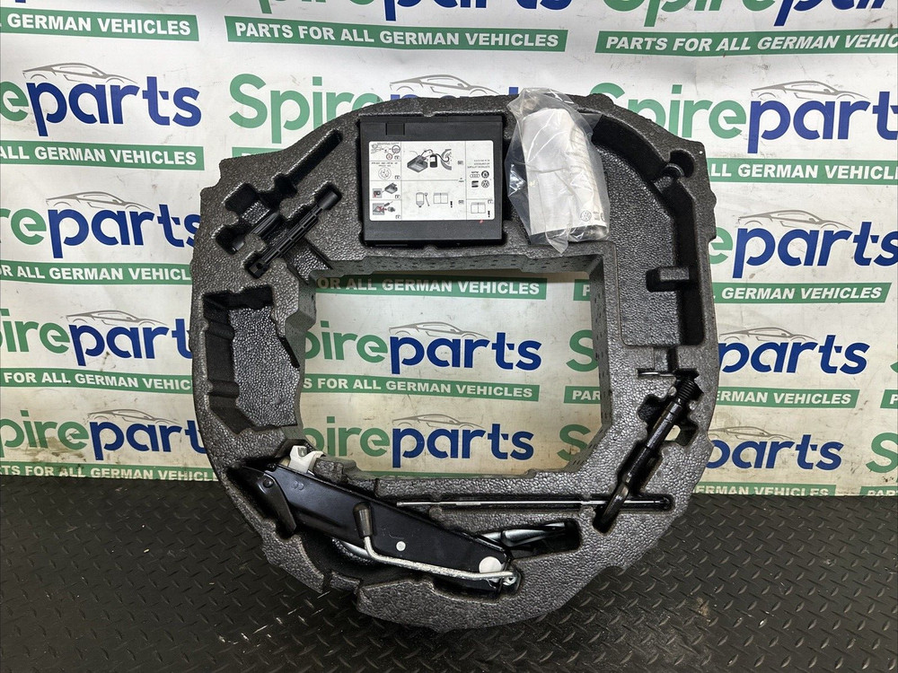 2017 AUDI A1 8X EMERGENCY TYRE KIT
