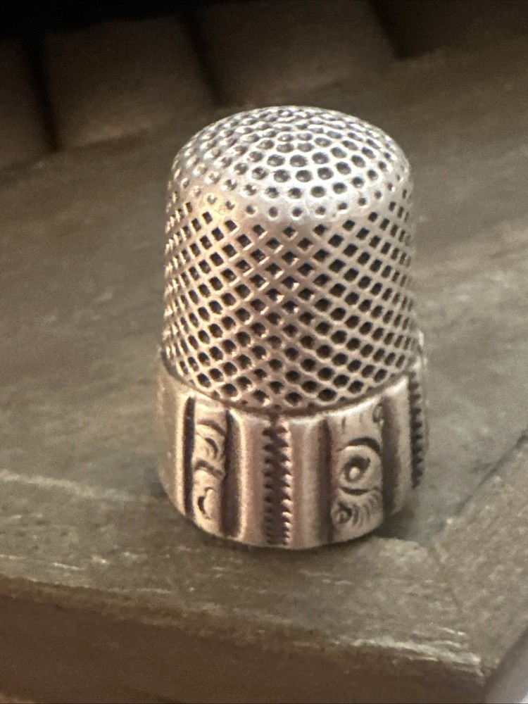 VINTAGE STERLING SILVER SEWING THIMBLE 925