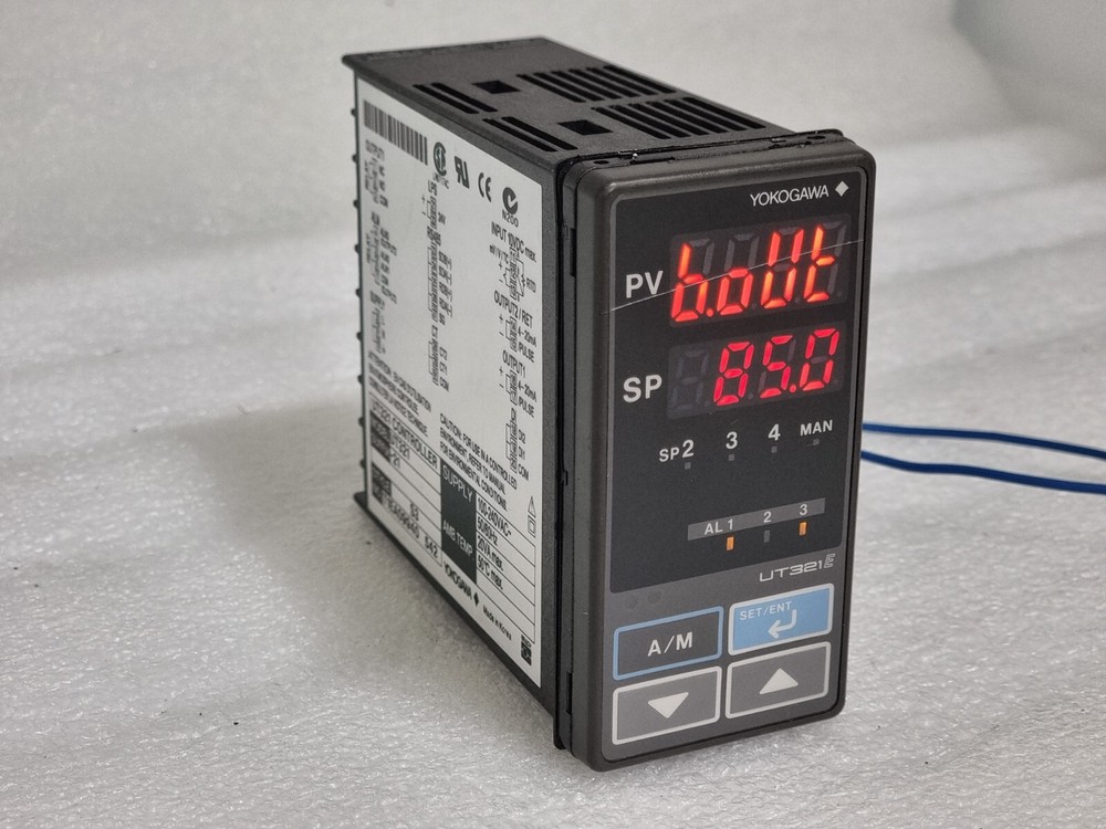 YOKOGAWA UT321 UT321-21 TEMPERATURE CONTROLLER