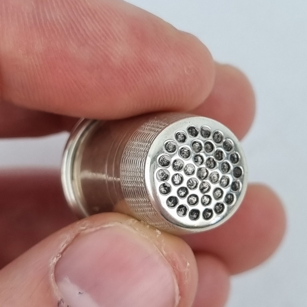 Vintage Solid Silver Thimble Birmingham 1982 W I Broadway & Co