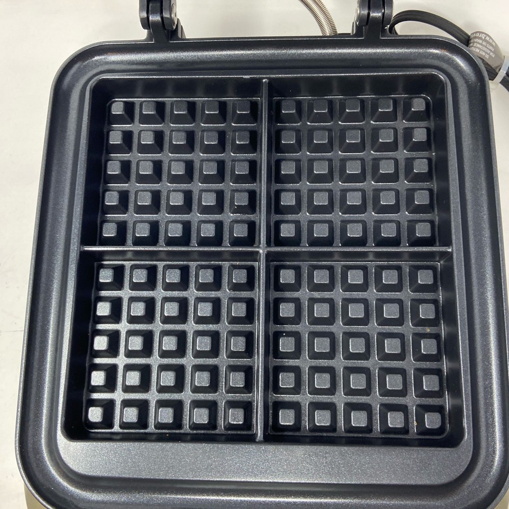 Breville Smart Waffle Pro 4-Slice Waffle Maker, Silver