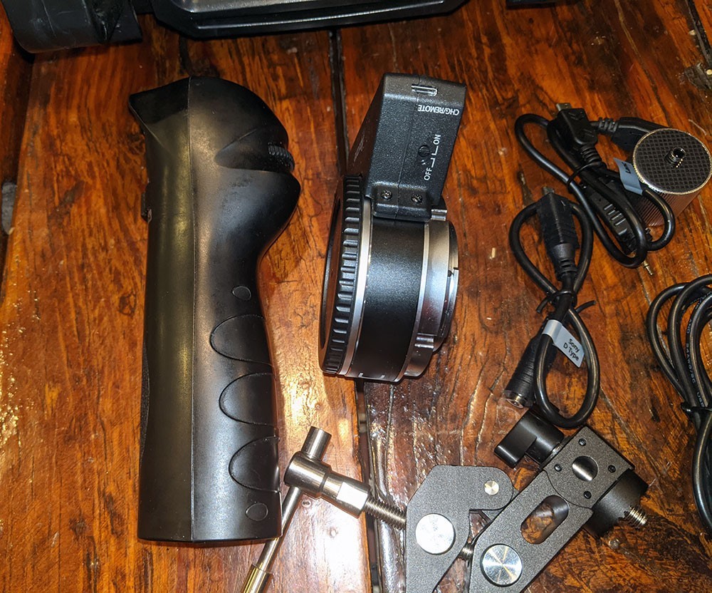 Aputure DEC Wireless Remote E-Mount Adapter With Case