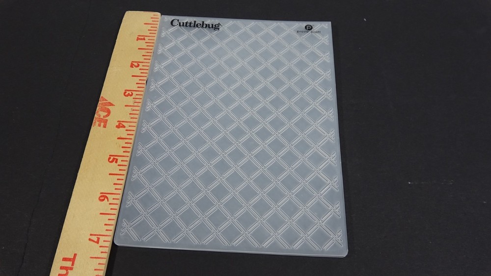 Cuttlebug Provo Craft Embossing Folder Diamond Squares