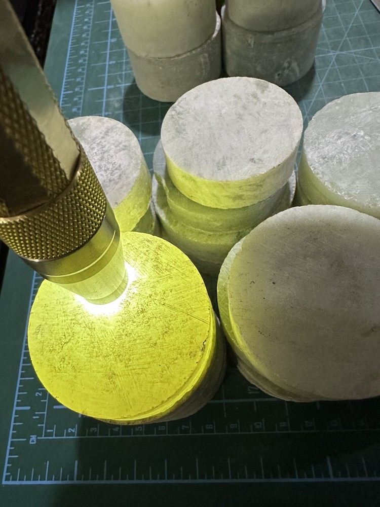 Serpentine Jade priced as a single piece （岫玉）