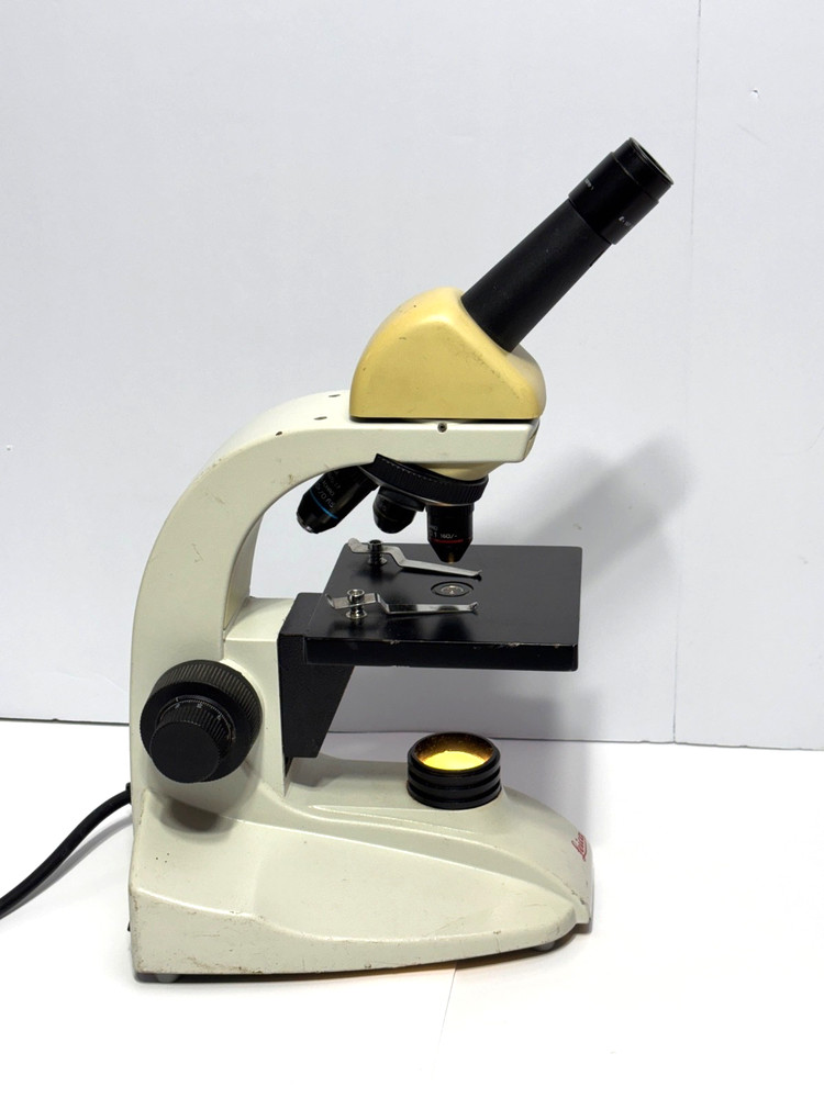 Genuine Leica BME microscope Lecia Microscope With 3 Objectives + Extras
