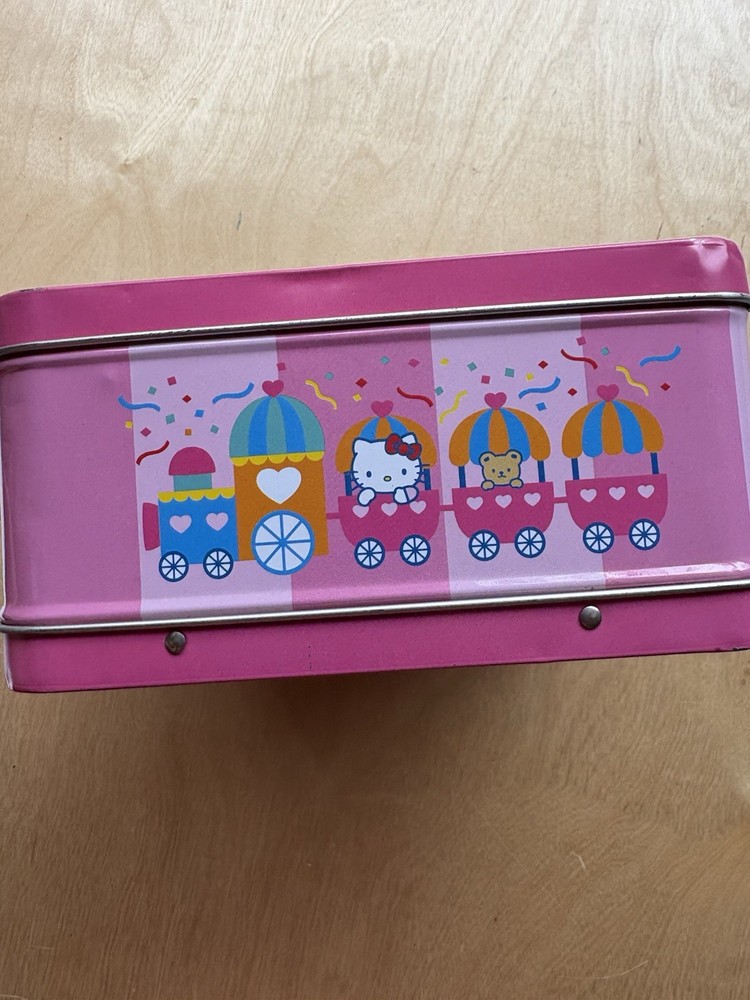 Hello Kitty Circus Theme Metal Lunch Box - Read Description