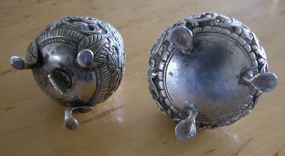 A FINE LOVELY ENGRAVED SOLID SILVER SALT AND PEPPER SHAKERS