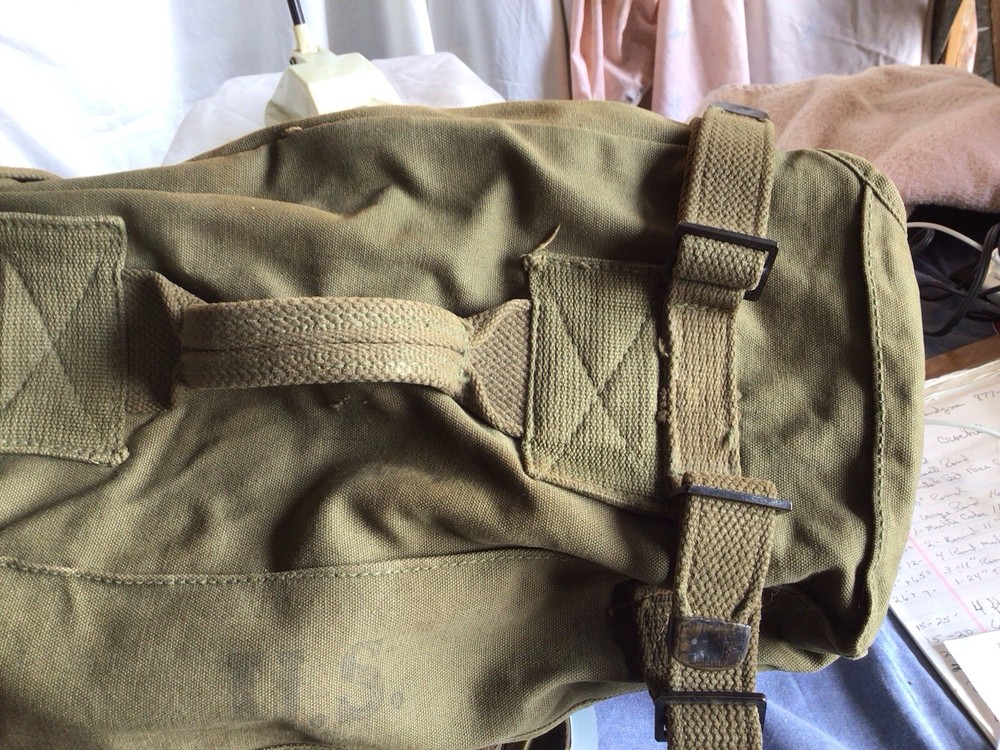 WW11-military 1945 Cargo Field Pack Scuff Marks Stitch & Ring Missing Backpack