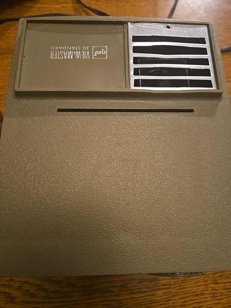 Vintage View Master Projector 120V with case