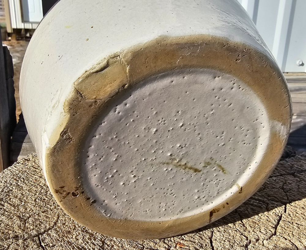 Antique bean pot old collectable