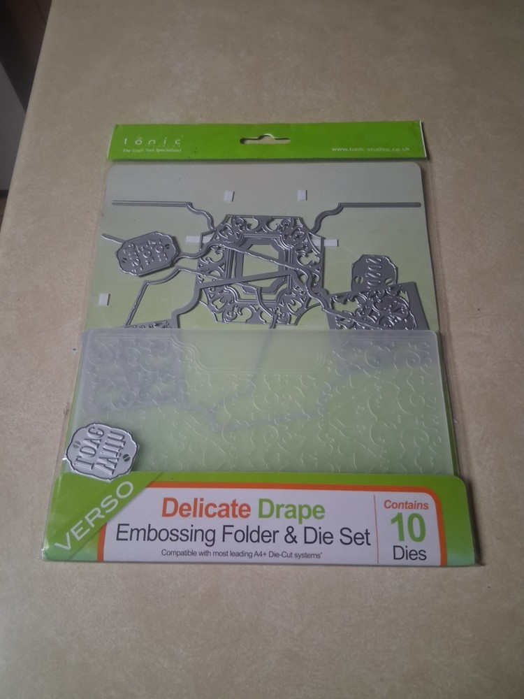 Tonic Studios Verso Delicate Drape Embossing Folder & Die Set.
