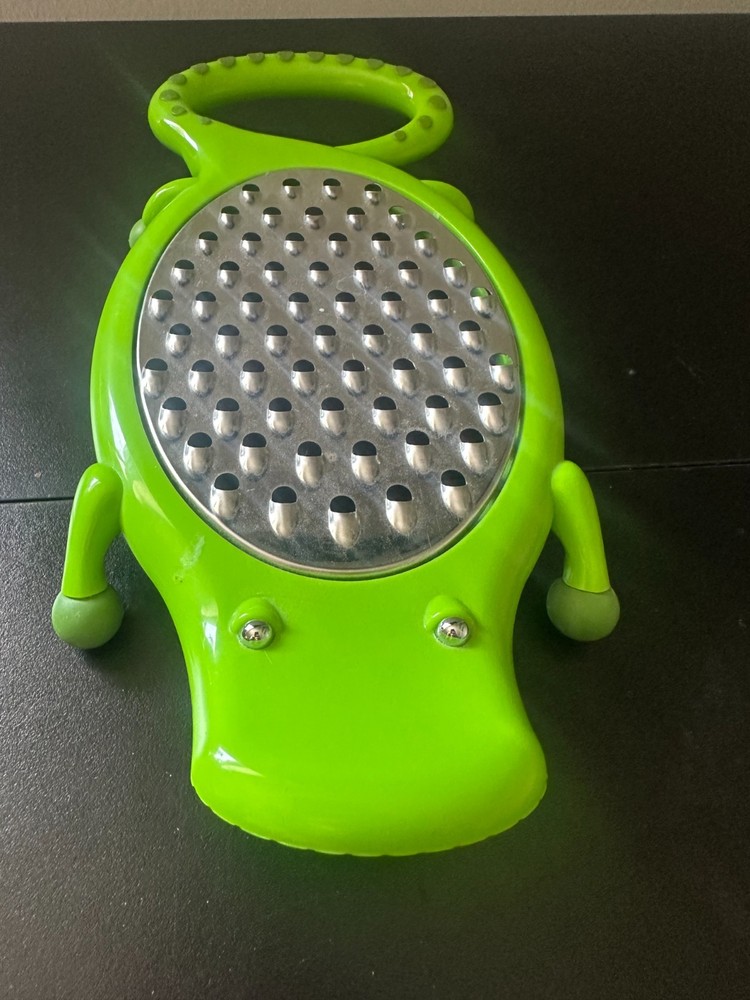 Boston Warehouse "Gater" grater