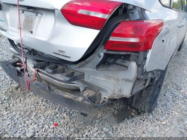 FOCUS 2016 Glove Box 4853718