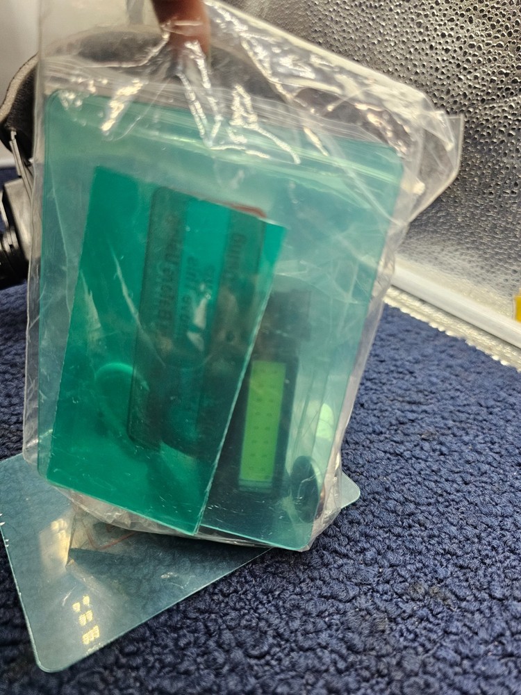 Auto Darkening Welding Helmet Assembly Simple and Compact