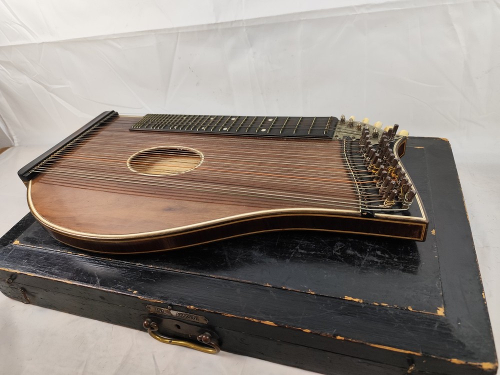 Anna Arnold 1900 32 String Tabletop Ziter
