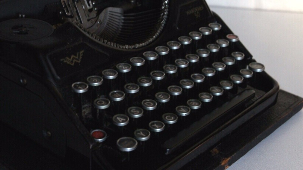 Antique CONTINENTAL WANDERER 50 ~ Great Working Condition + Original Case