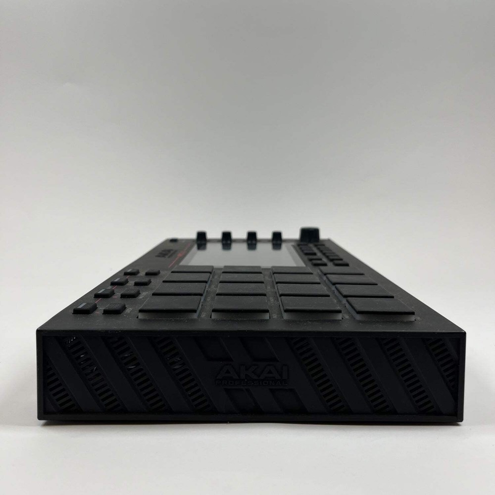 AKAI Professional MPC Live Digital Sampler