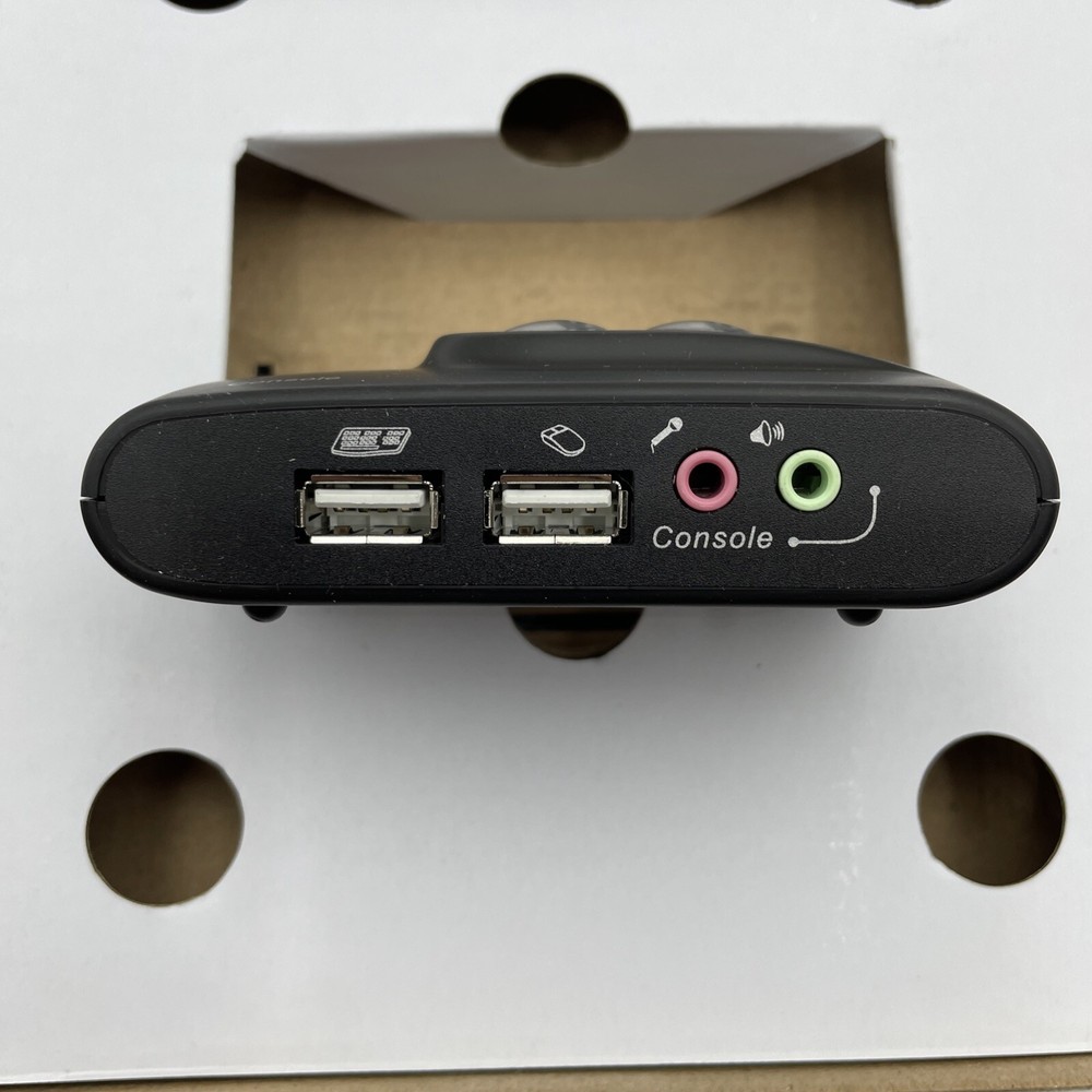Tripp-Lite Compact USB KVM Switch with Audio MW1D4