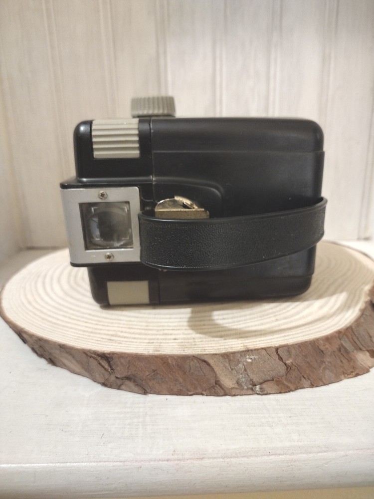 Vintage Kodak Brownie Hawkeye Camera Flash Model