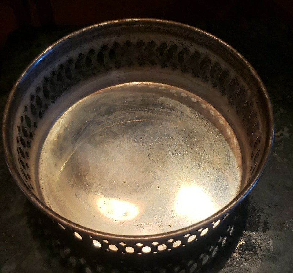 SILVERPLATED WINE COASTER WITH GLASS INSERT