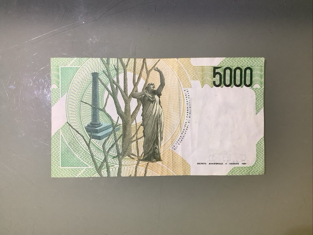 Italy 5000 Lire 1985 Circulated