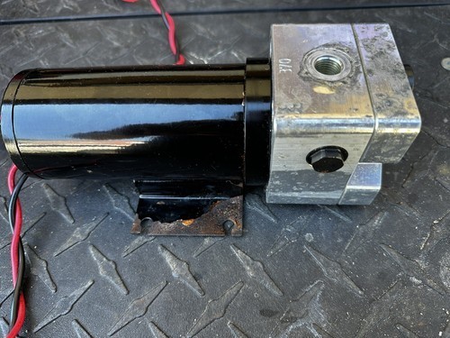 Raymarine Type 1 Hydraulic Pump 12V M81120