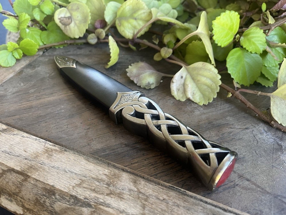 Celtic Knot Dagger